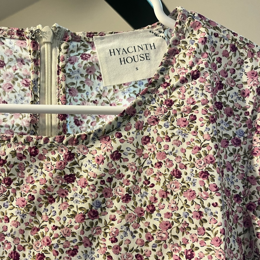 Tuckernuck top